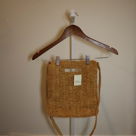 Free People Handbags - Free People Brunch Date Raffia Straw
Clutch Shoulder Bag